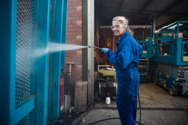 Best Rust Removal  in Coralville, IA
