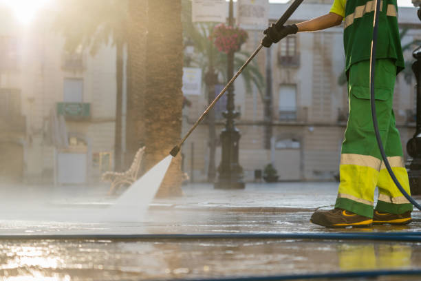 Best Building Exterior Washing  in Coralville, IA